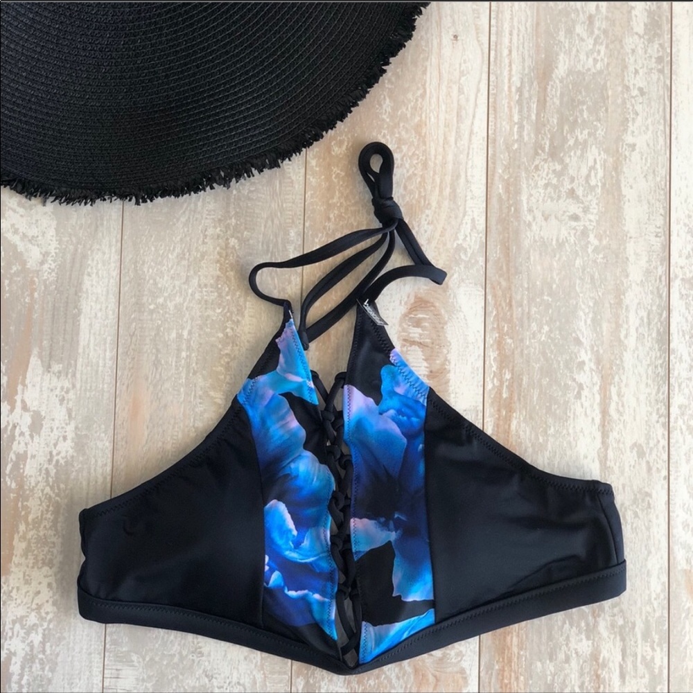 NWT Victoria’s Secret Swim Top